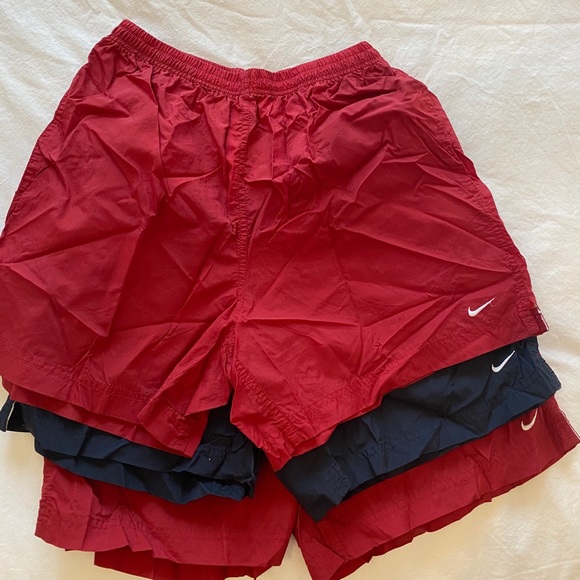 Nike women workout shorts - Picture 1 of 4